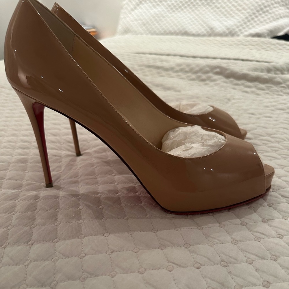 ✨ Christian Louboutin Nude Patent New Very Privé 100mm Heels – Size 42 – BNWT ✨
